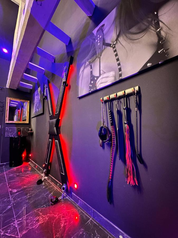 Loveroom De Luxe - Theme 50 Nuances De Grey Maison Privative Spa Insolite Douchy-les-Mines Экстерьер фото