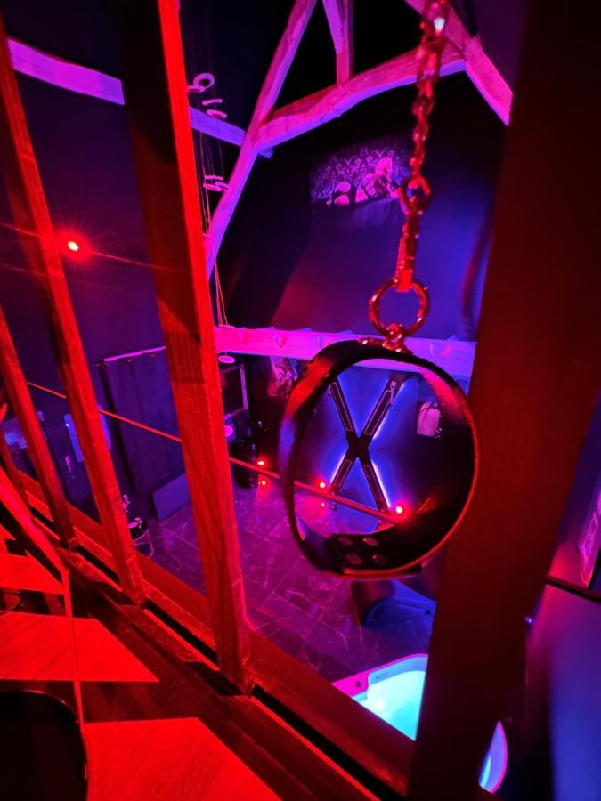 Loveroom De Luxe - Theme 50 Nuances De Grey Maison Privative Spa Insolite Douchy-les-Mines Экстерьер фото