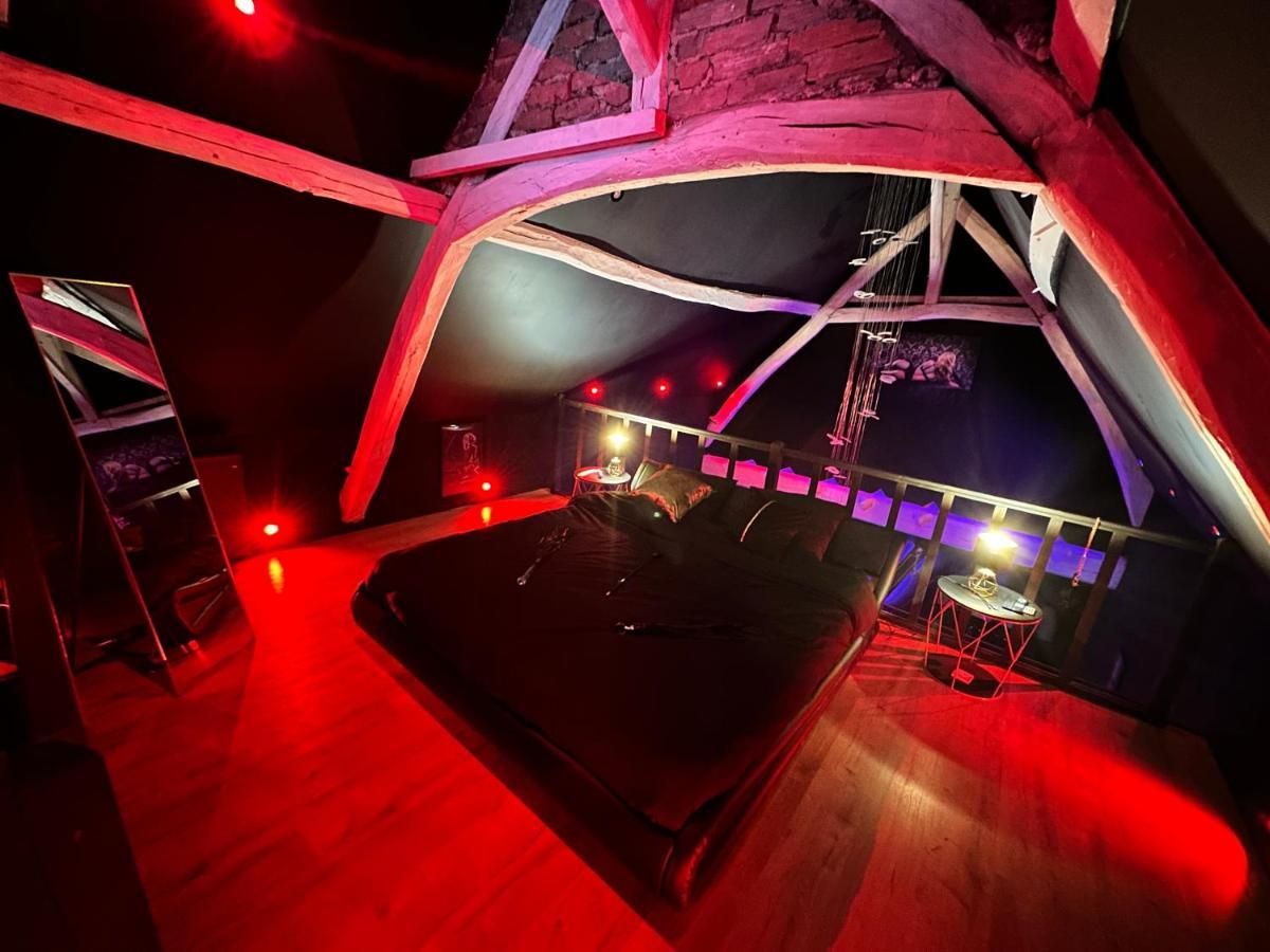 Loveroom De Luxe - Theme 50 Nuances De Grey Maison Privative Spa Insolite Douchy-les-Mines Экстерьер фото