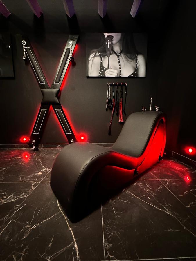 Loveroom De Luxe - Theme 50 Nuances De Grey Maison Privative Spa Insolite Douchy-les-Mines Экстерьер фото