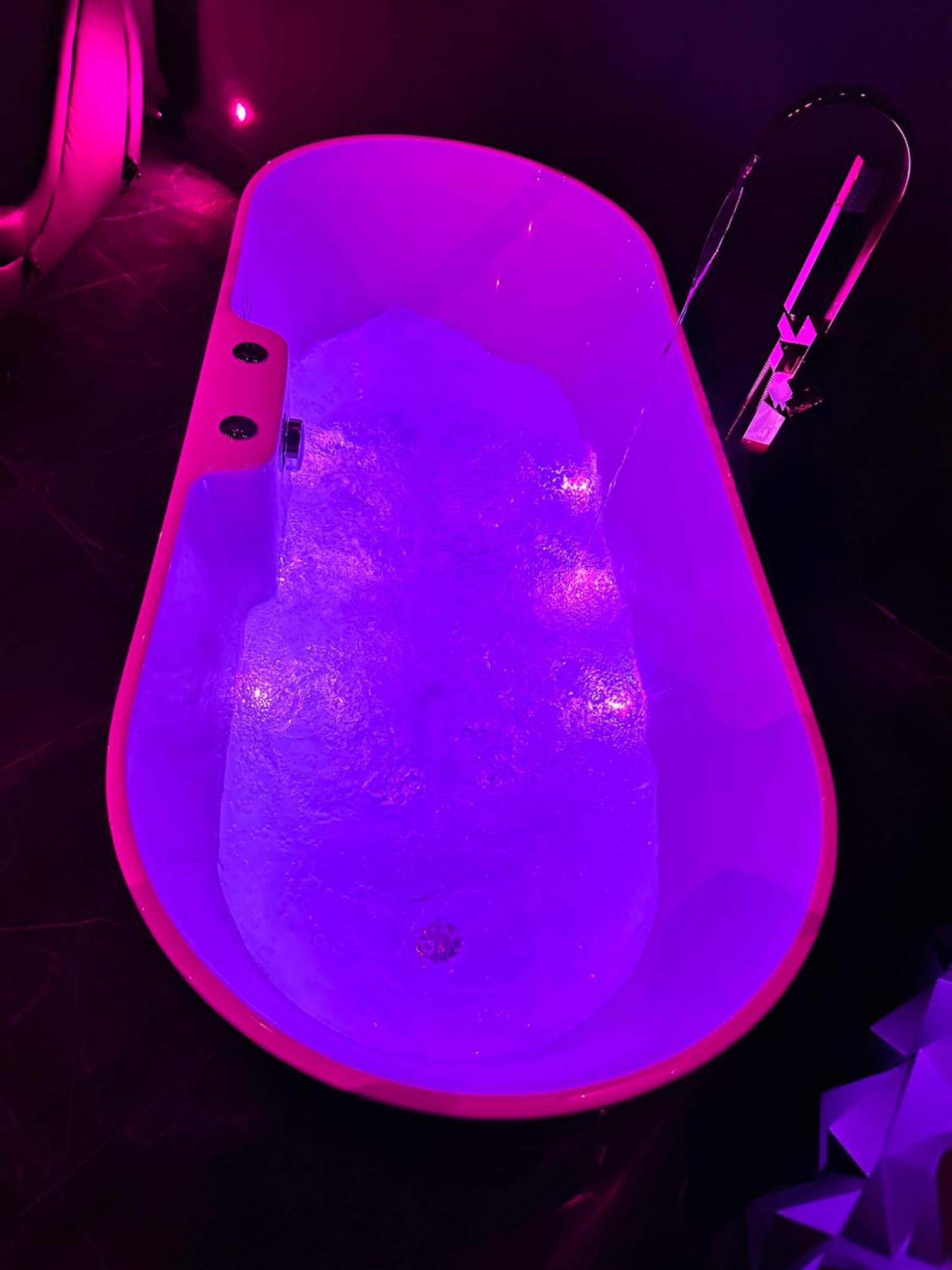 Loveroom De Luxe - Theme 50 Nuances De Grey Maison Privative Spa Insolite Douchy-les-Mines Экстерьер фото